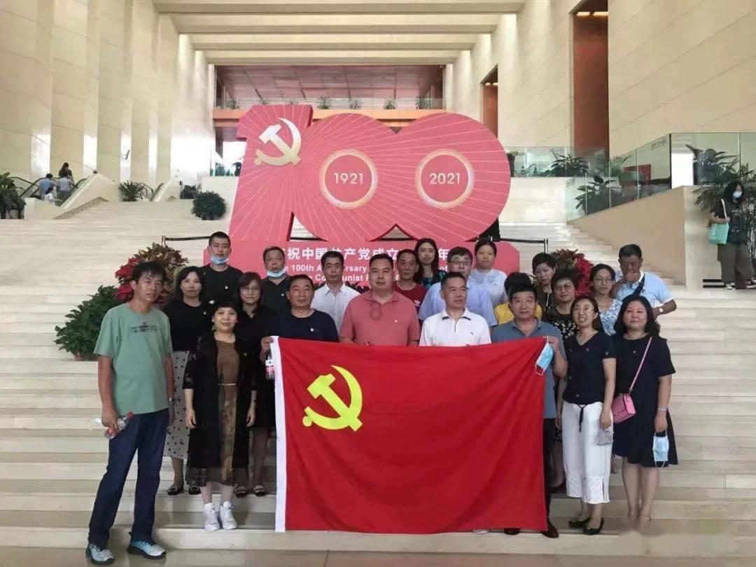 为何会有人说，宝宝吮手指的习惯不需要矫正？